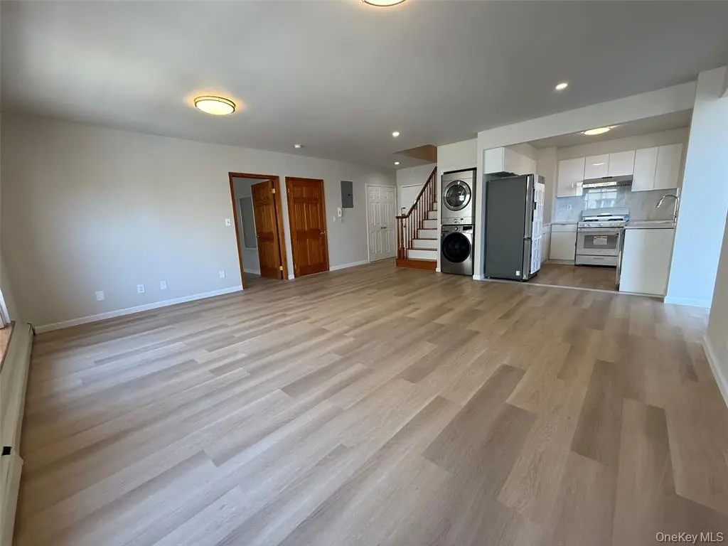 Flushing MLS#1029643 property listing photo 6
