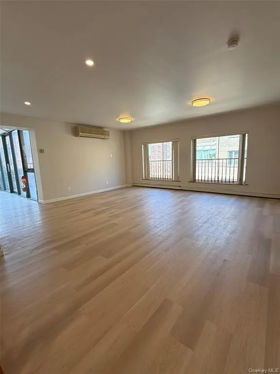 Flushing MLS#1029643 property listing photo 13