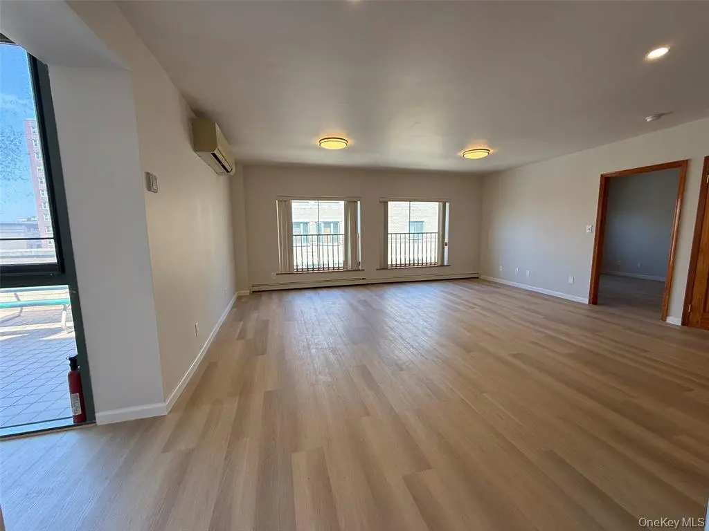 Flushing MLS#1029643 property listing photo 14