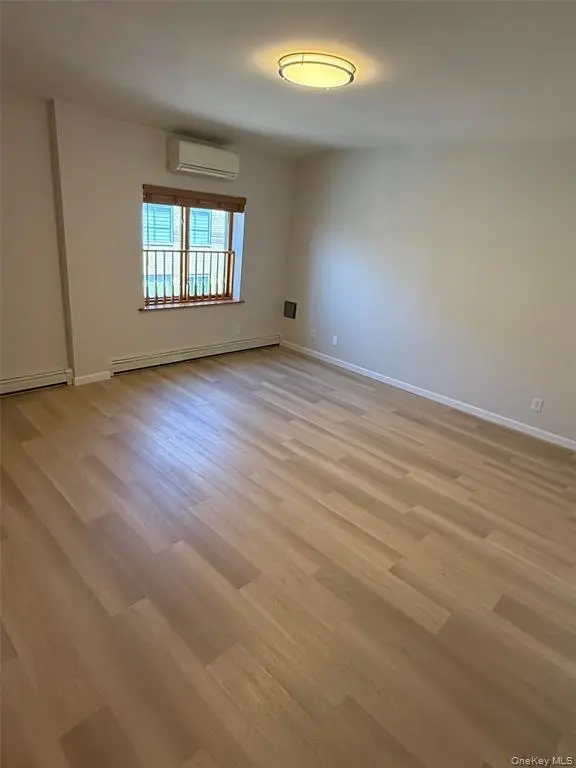 Flushing MLS#1029643 property listing photo 26
