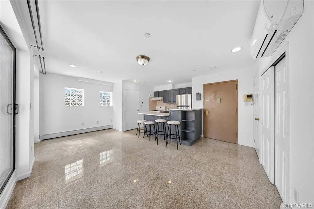 Flushing MLS#983800 property listing photo 4