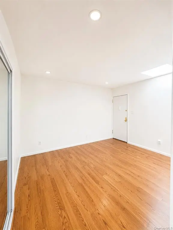 Flushing MLS#1000635 property listing photo 4