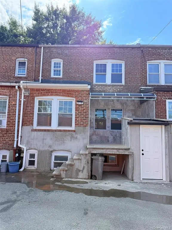 Flushing MLS#1034829 property listing photo 2
