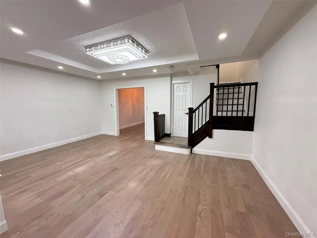 Flushing MLS#1034829 property listing photo 4