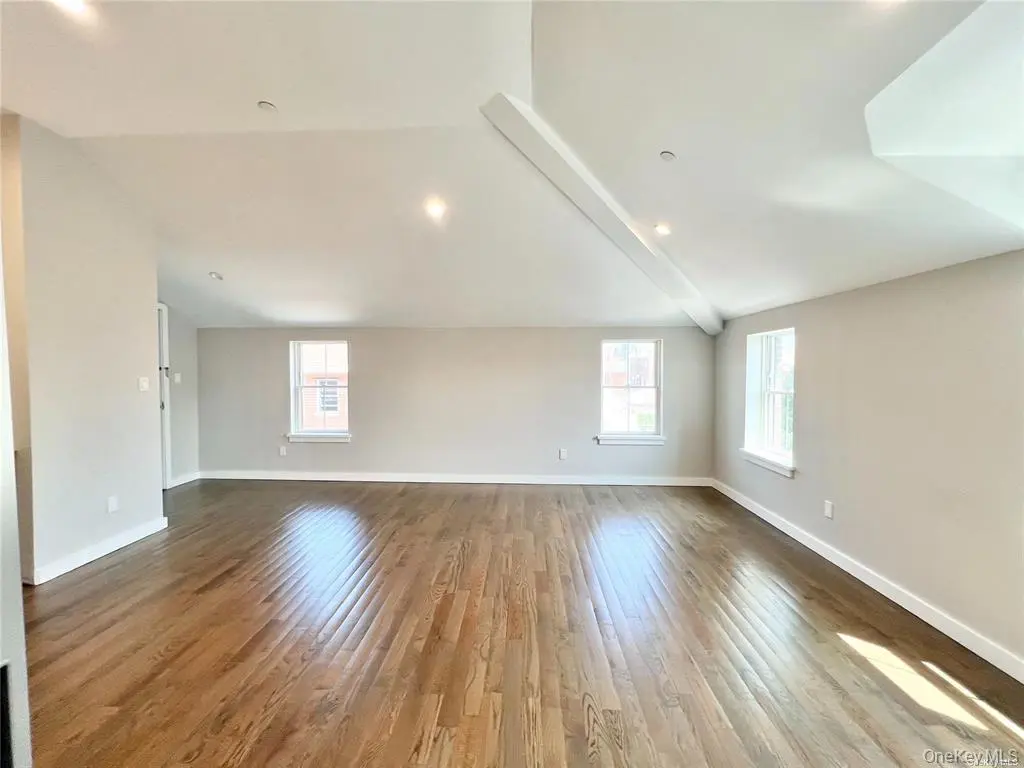 Flushing MLS#1017308 property listing photo 7