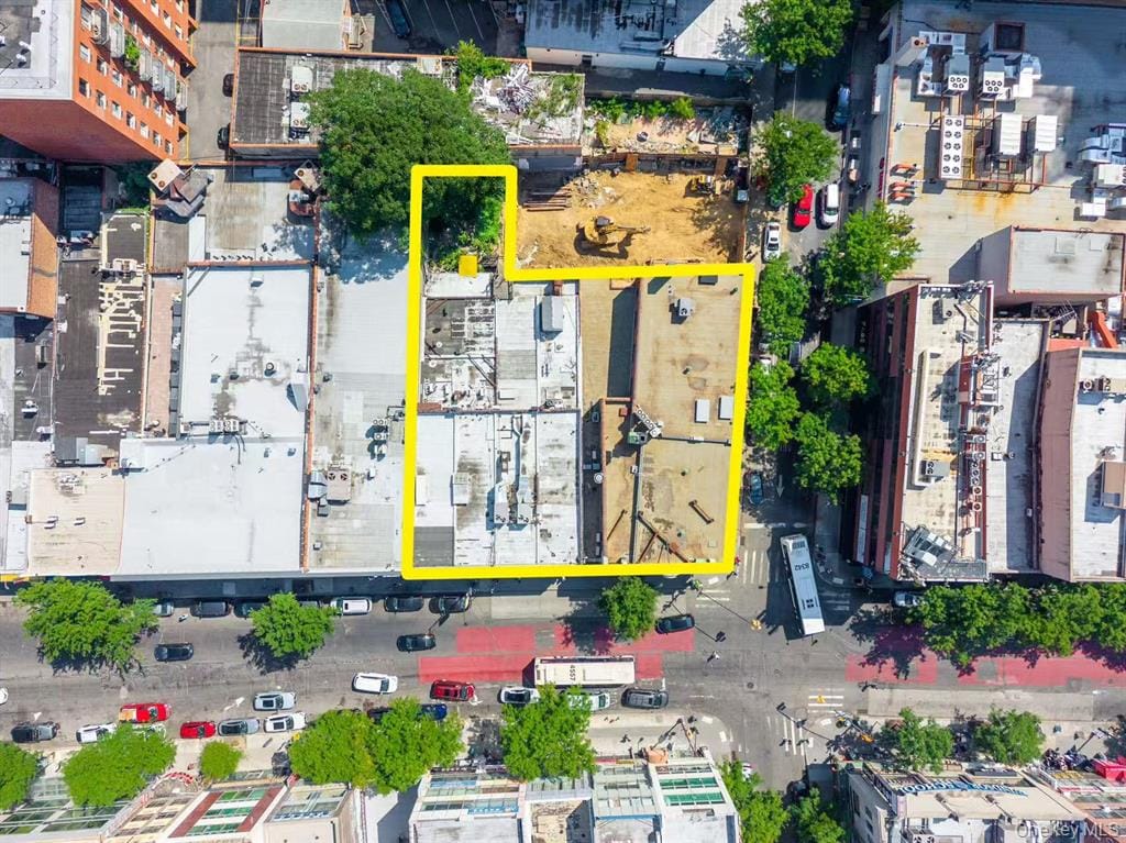 法拉盛 Main Street 商业组合俯视边界示意 / Overhead boundary view of the Main Street commercial portfolio in Flushing