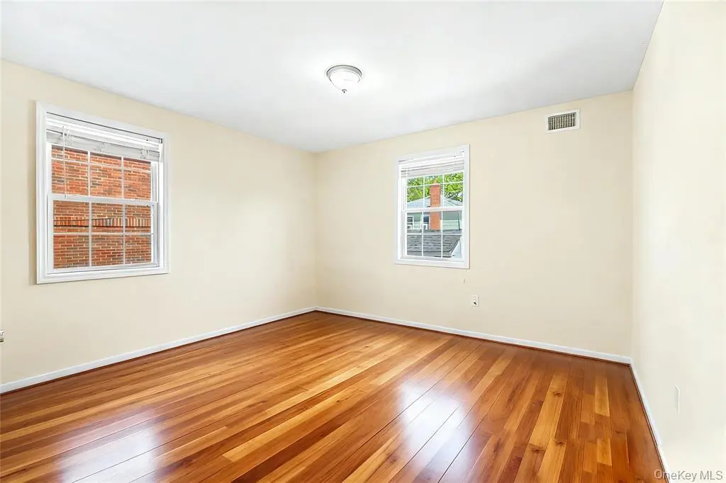 MLS#1039771 Fresh Meadows 房源照片 4 / listing photo 4