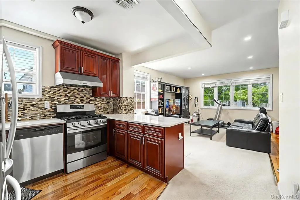 MLS#1039771 Fresh Meadows 房源照片 8 / listing photo 8