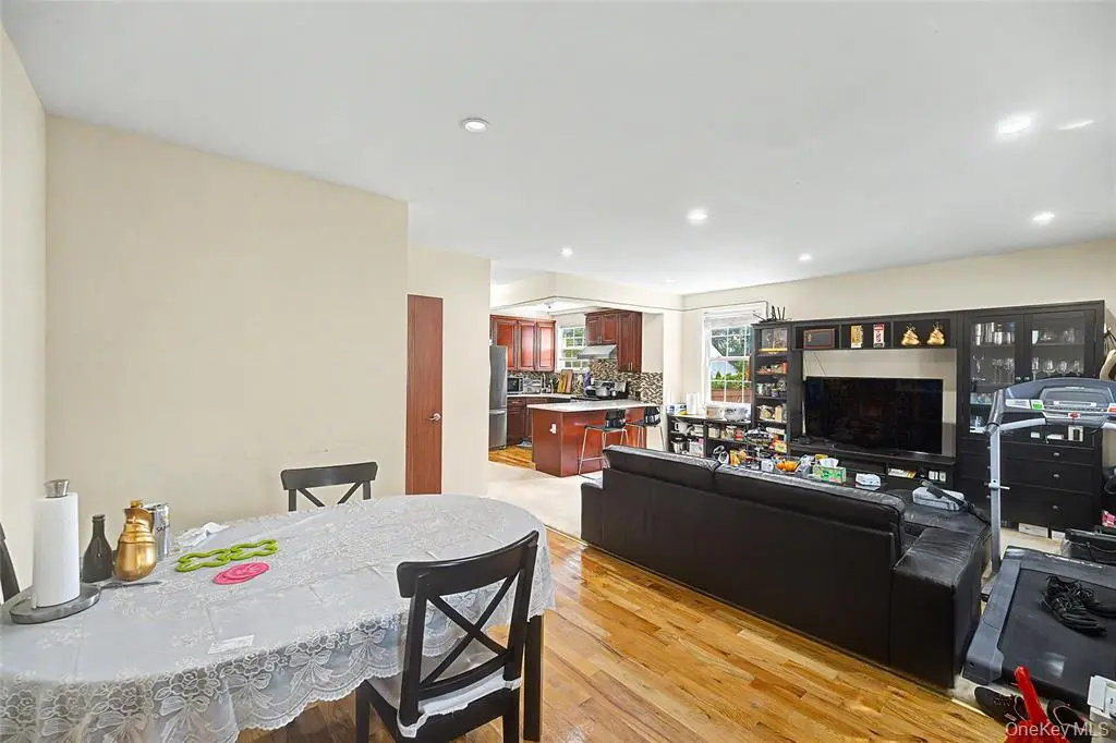 MLS#1039771 Fresh Meadows 房源照片 11 / listing photo 11