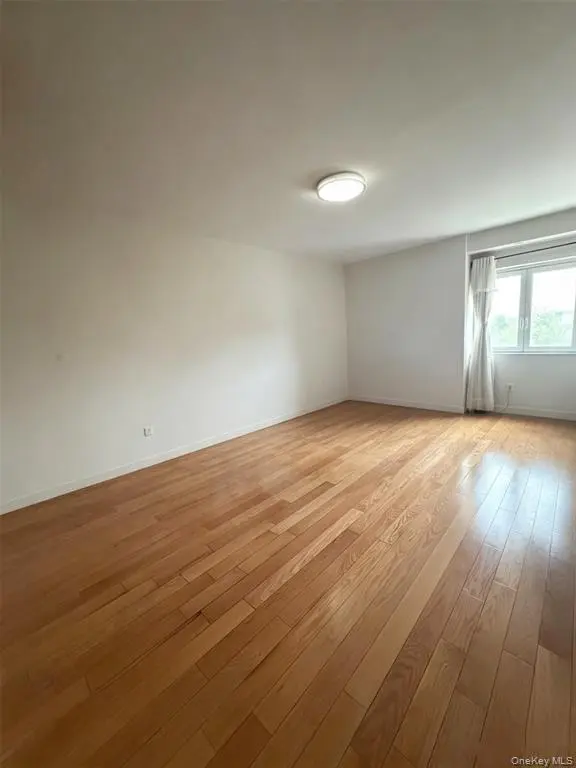 Fresh Meadows MLS#998879 property listing photo 3