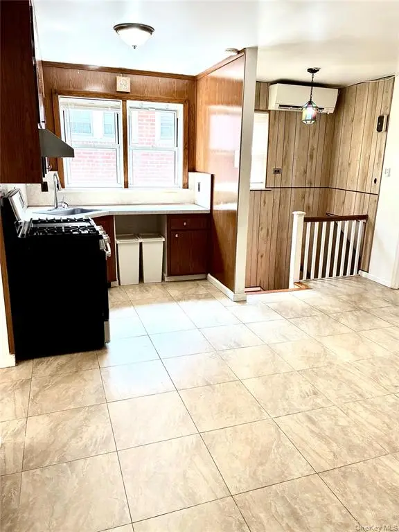 Fresh Meadows MLS#1037112 property listing photo 2
