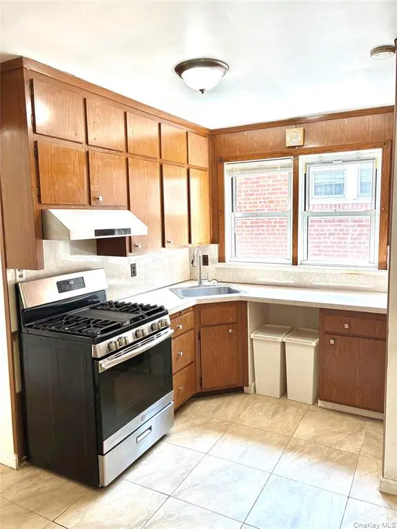 Fresh Meadows MLS#1037112 property listing photo 3