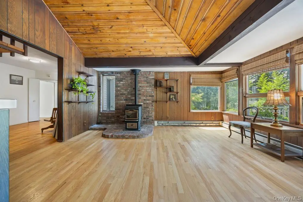 Great Neck MLS#1035175 property listing photo 4