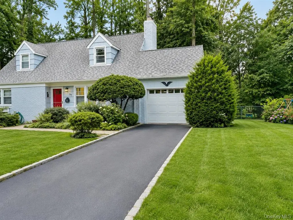 Great Neck MLS#1033536 property listing photo 2