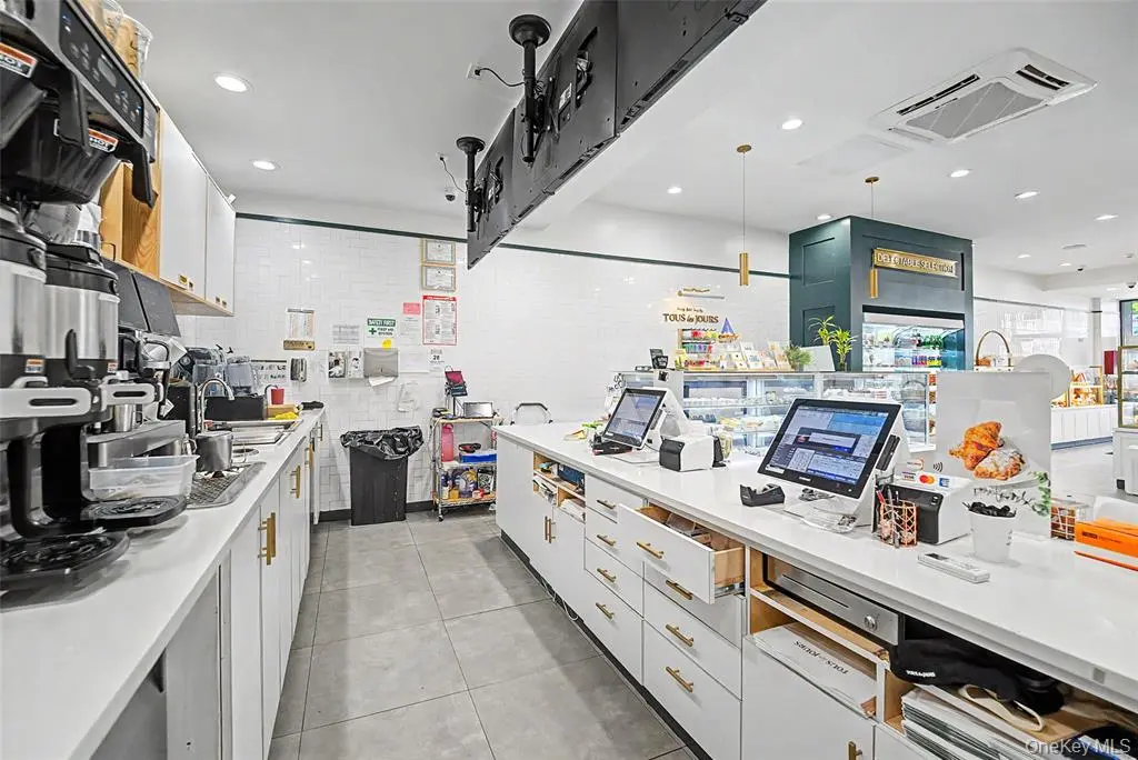 MLS#1032373 Great Neck 房源照片 11 / listing photo 11