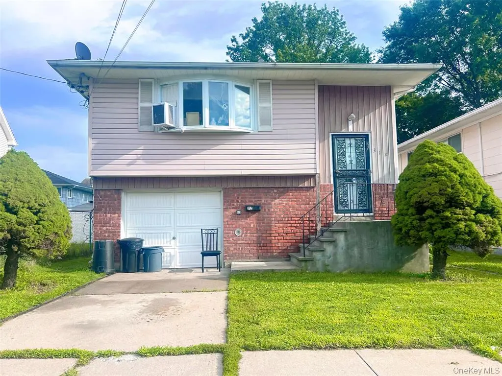 Hempstead MLS#1037045 property listing photo 2