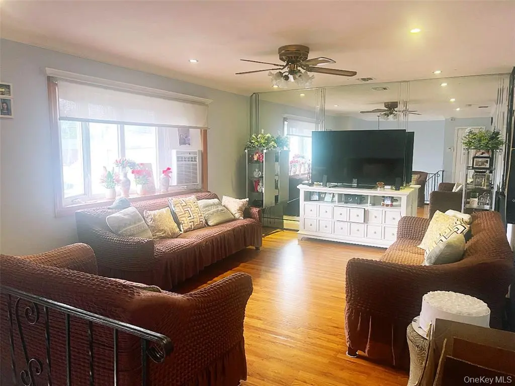 Hempstead MLS#1037045 property listing photo 3