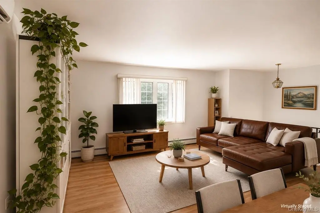 Huntington MLS#1023082 property listing photo 5