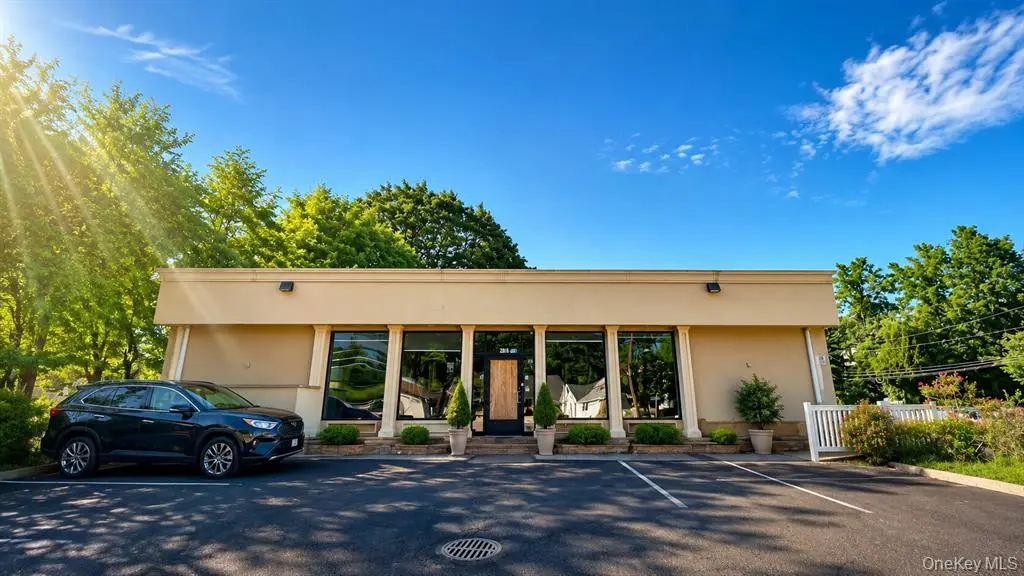 MLS#1024022 Huntington Station 房源照片 1 / listing photo 1