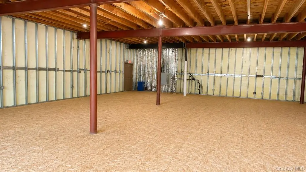 MLS#1024022 Huntington Station 房源照片 3 / listing photo 3