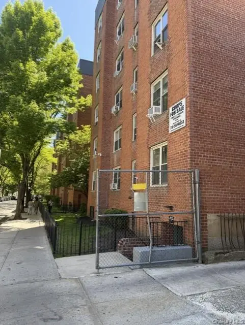 Jackson Heights MLS#999593 property listing photo 2