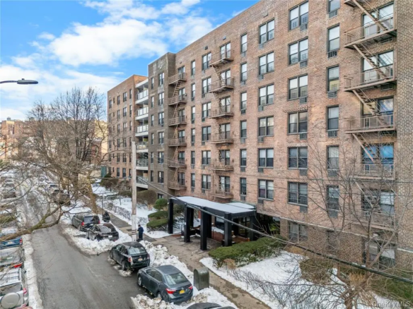 Jackson Heights MLS#961244 property listing photo 1