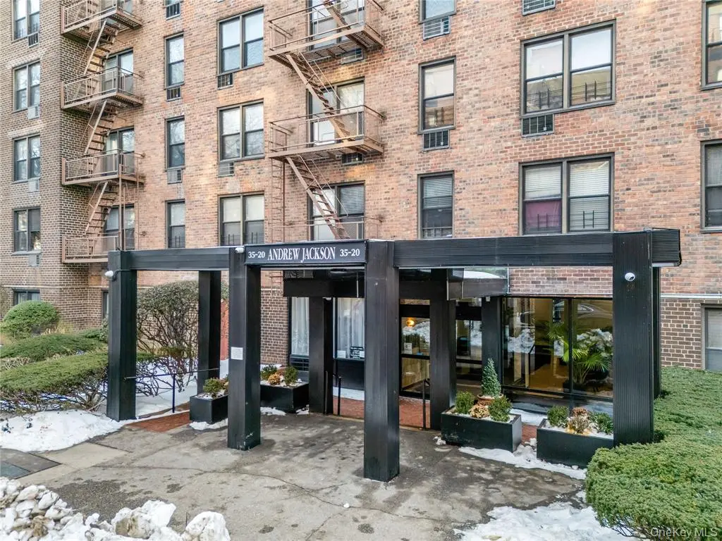 Jackson Heights MLS#961244 property listing photo 2