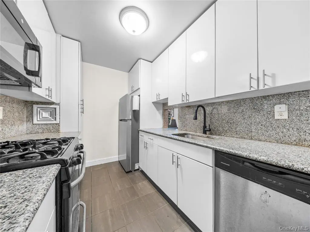 Jackson Heights MLS#961244 property listing photo 11