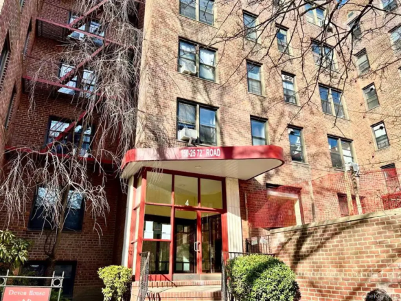 Kew Garden Hills MLS#976065 property listing photo 1