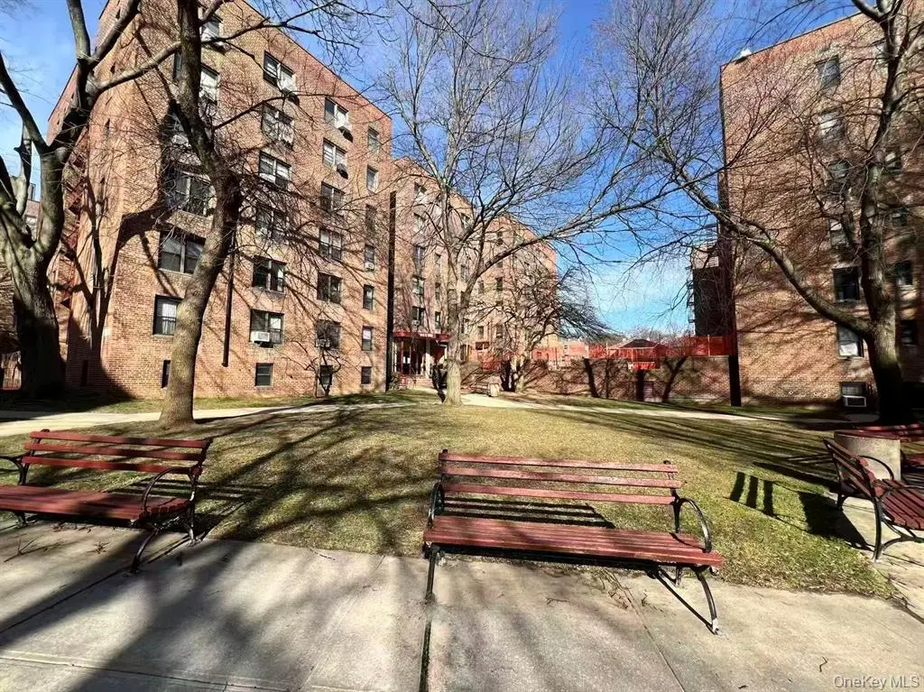 Kew Garden Hills MLS#976065 property listing photo 3