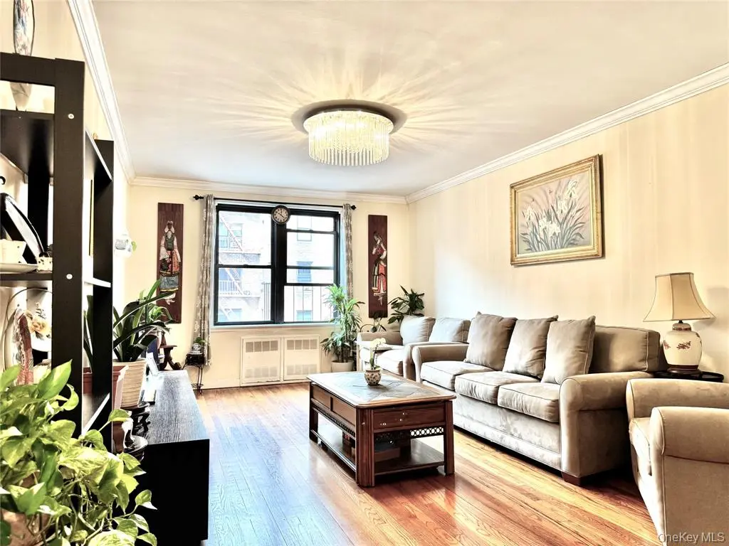 Kew Garden Hills MLS#976065 property listing photo 4
