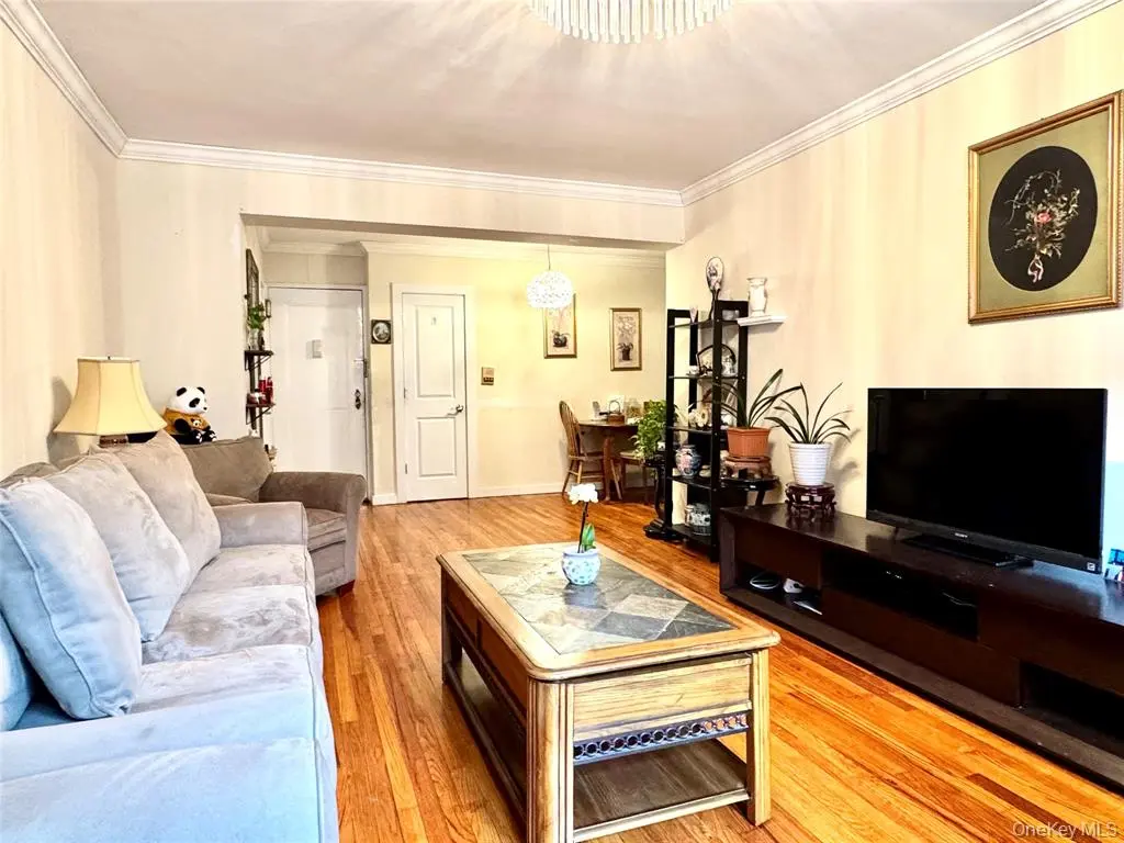 Kew Garden Hills MLS#976065 property listing photo 12