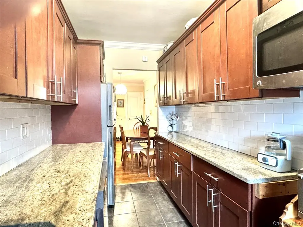 Kew Garden Hills MLS#976065 property listing photo 13