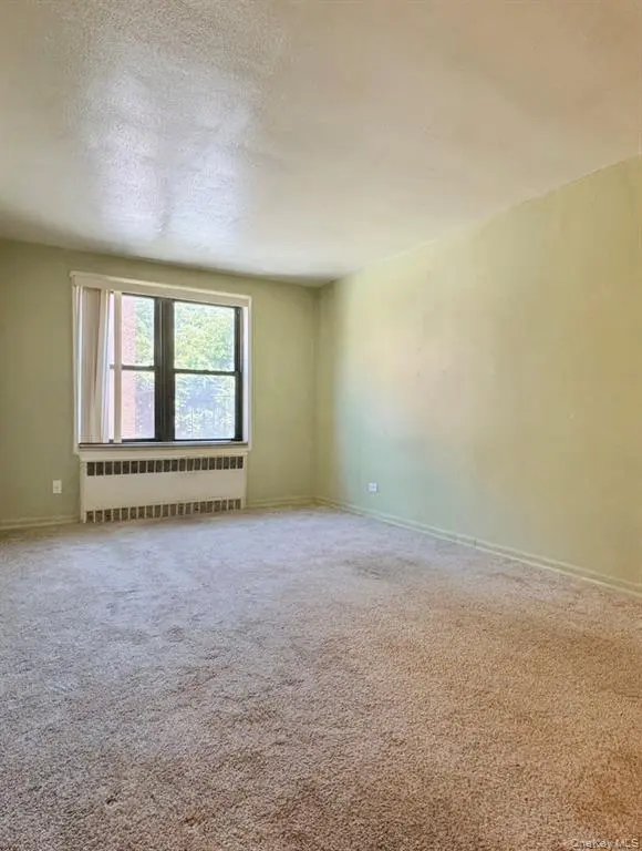 Kew Garden Hills MLS#1030536 property listing photo 2