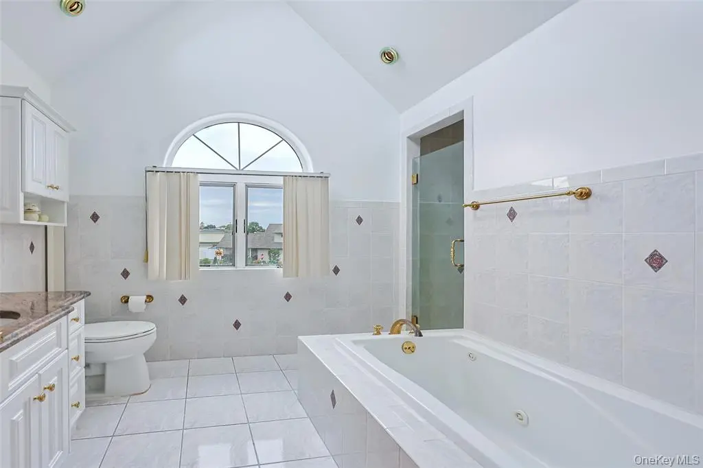 Levittown MLS#1018872 property listing photo 15