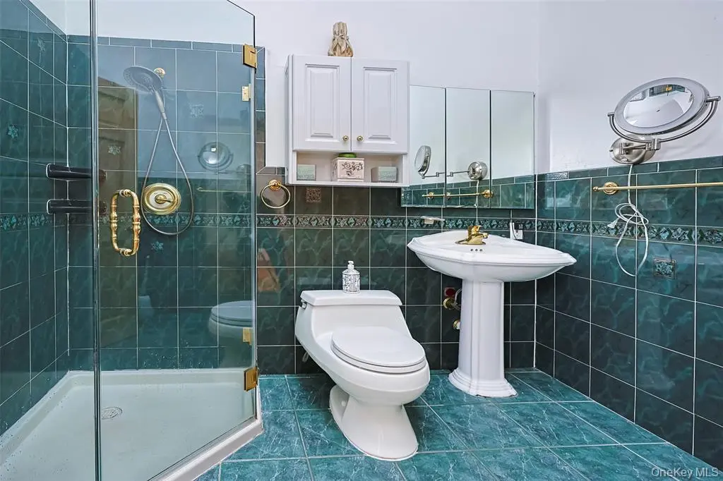 Levittown MLS#1018872 property listing photo 20