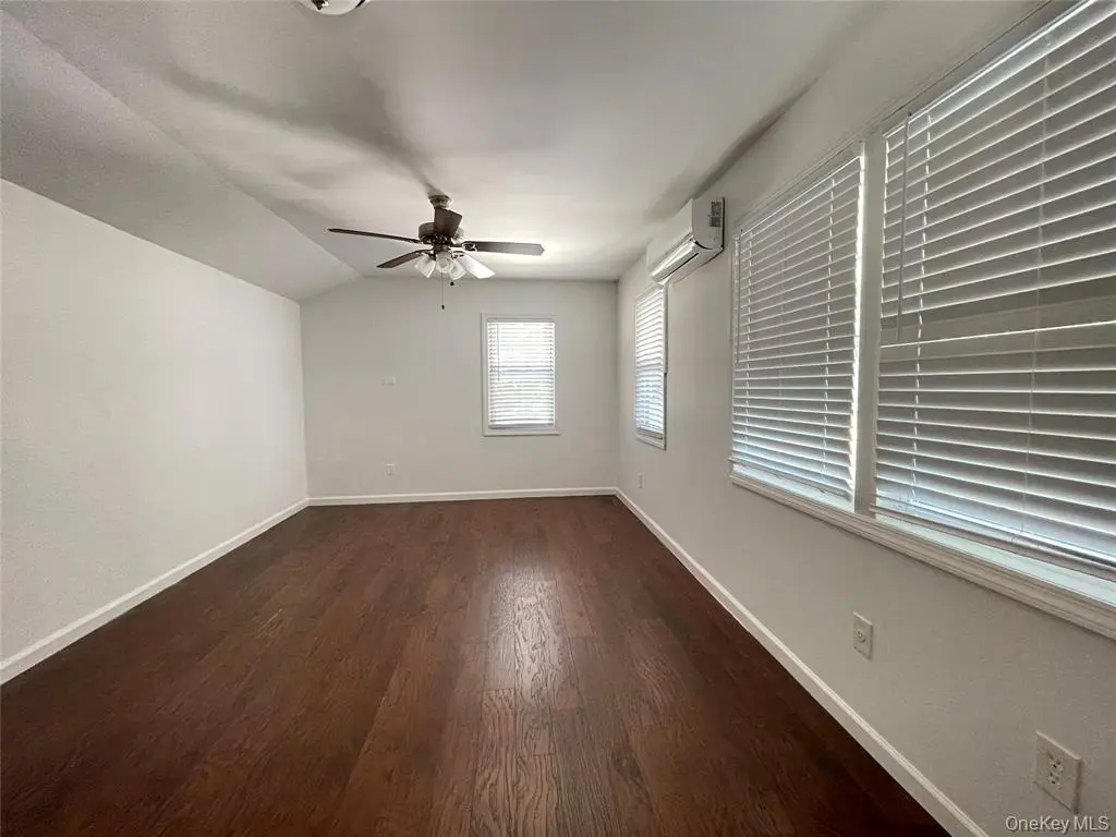 MLS#1024131 Little Neck 房源照片 8 / listing photo 8
