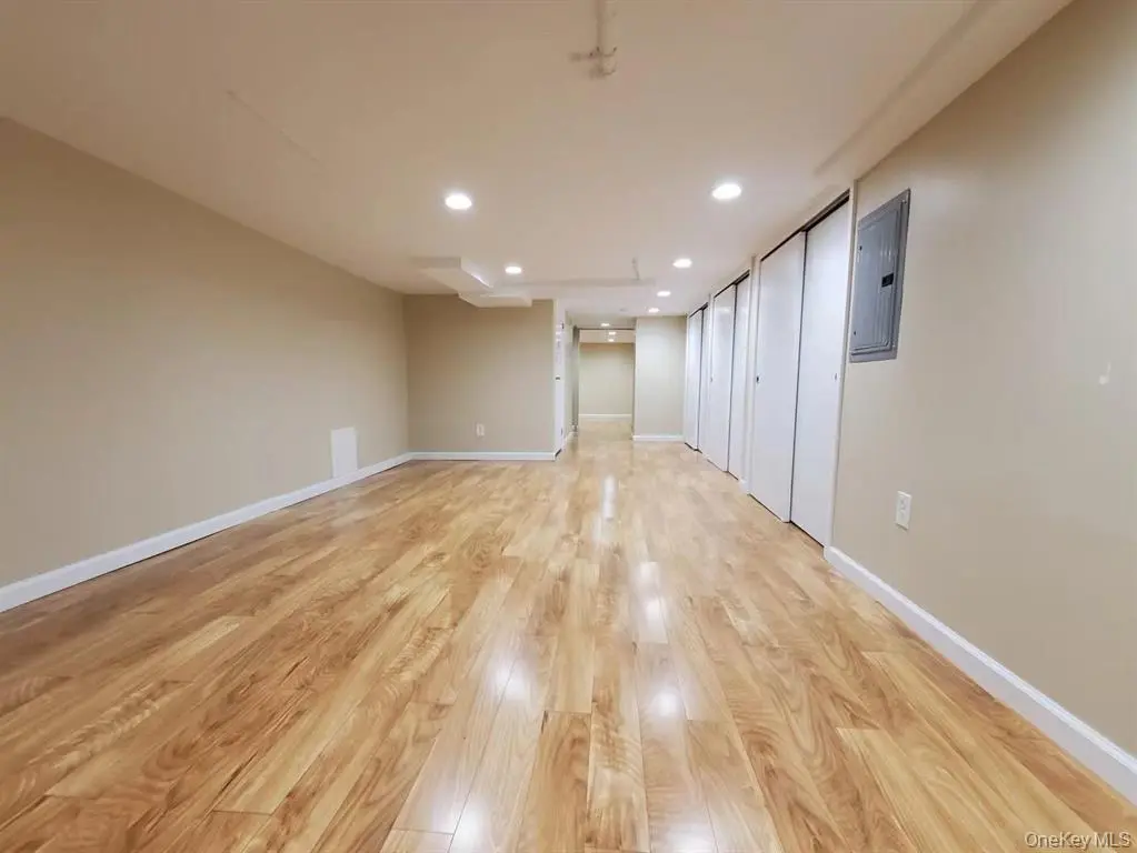MLS#1024131 Little Neck 房源照片 13 / listing photo 13