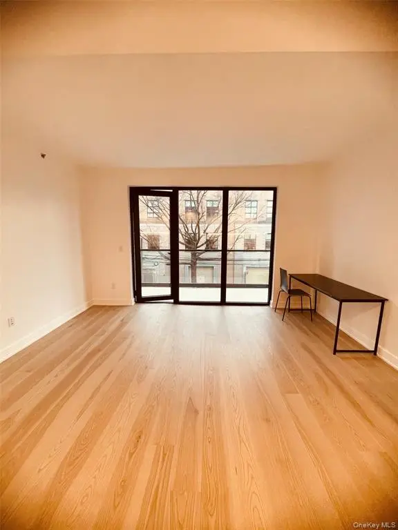 Long Island City MLS#980532 property listing photo 4