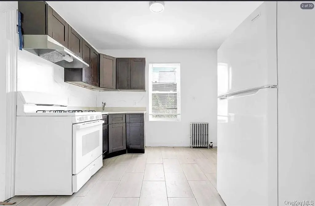 Long Island City MLS#1039231 property listing photo 2