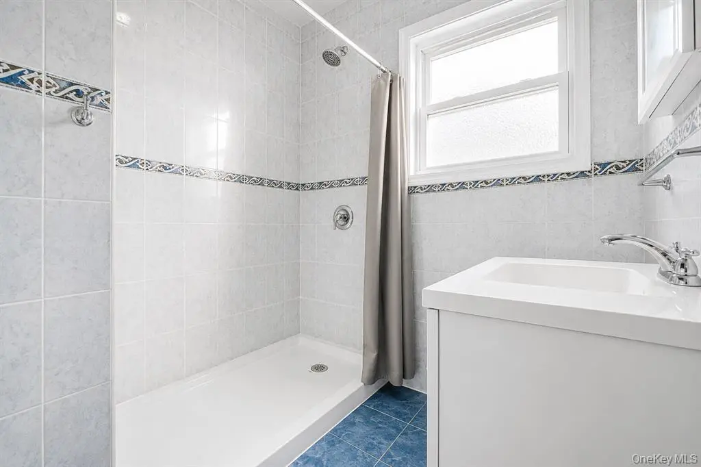 Long Island City MLS#1039231 property listing photo 10