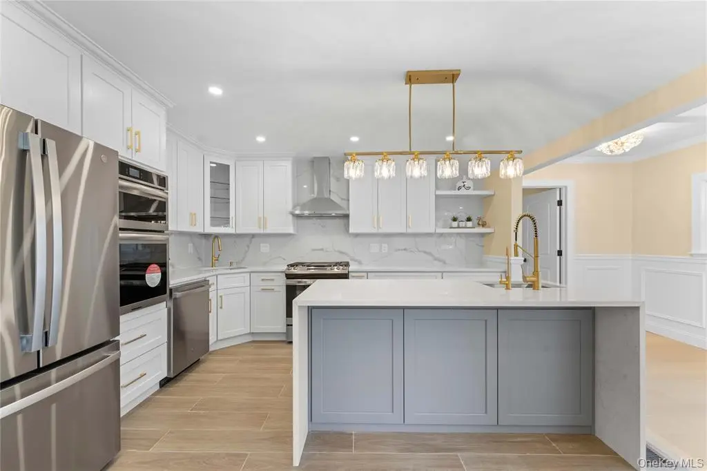 Manhasset Hills MLS#1011857 property listing photo 17