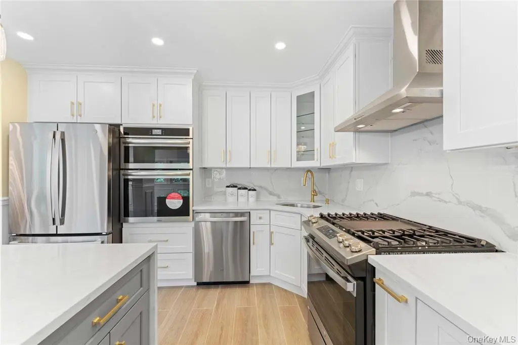 Manhasset Hills MLS#1011857 property listing photo 19