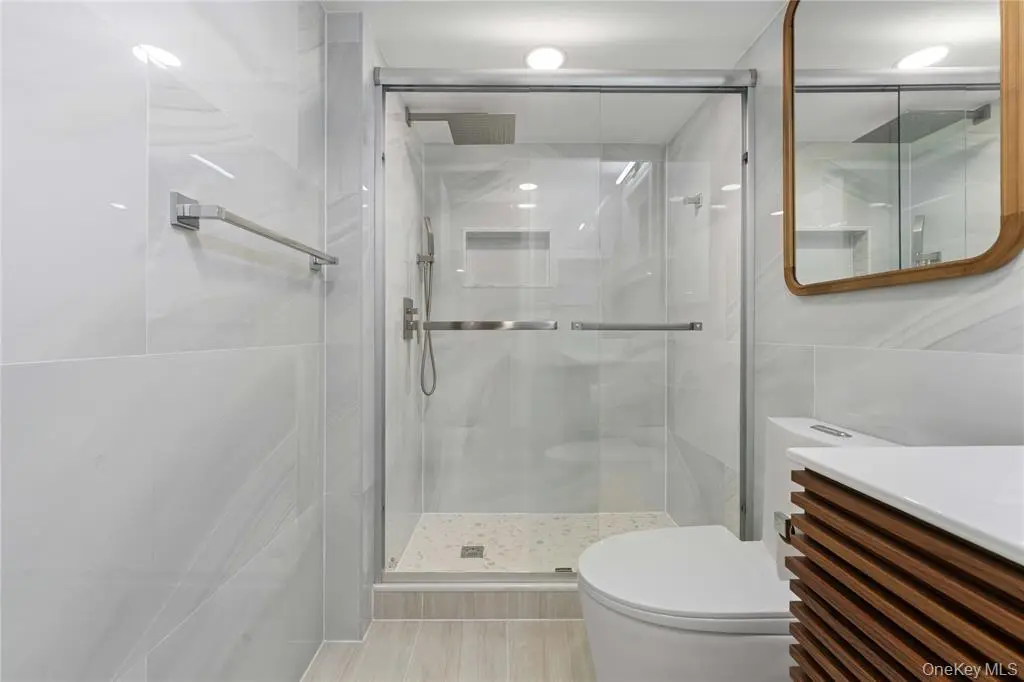 Manhasset Hills MLS#1011857 property listing photo 41