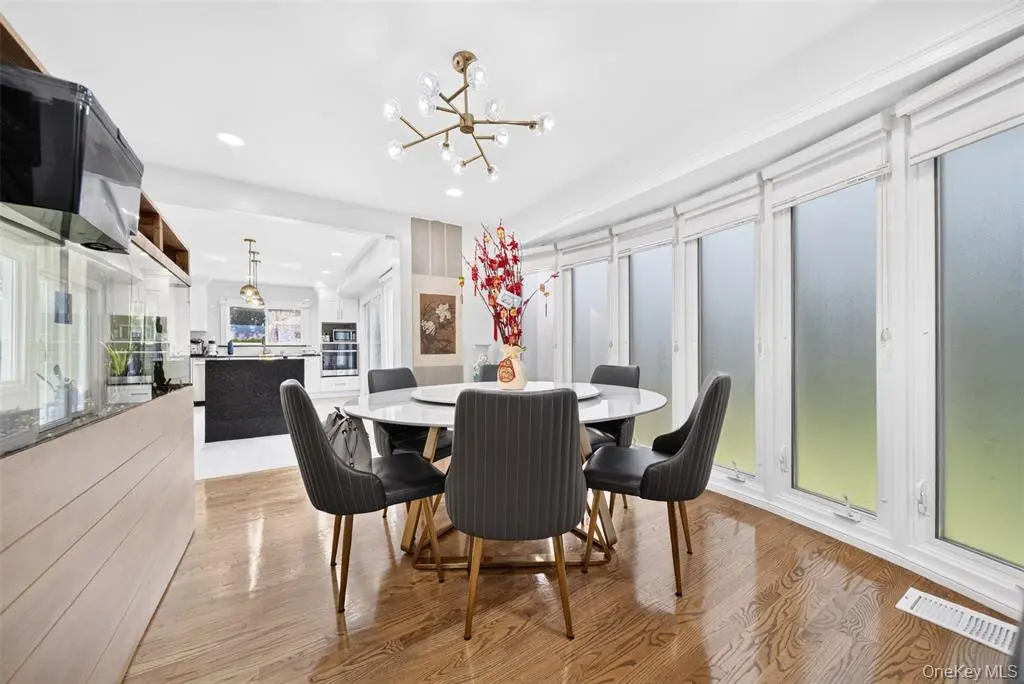 Manhasset Hills MLS#1038820 property listing photo 8