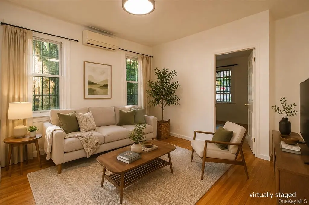 MLS#1012487 Maspeth 房源照片 2 / listing photo 2
