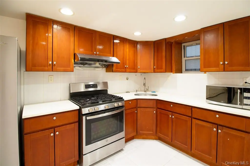 MLS#1012487 Maspeth 房源照片 6 / listing photo 6
