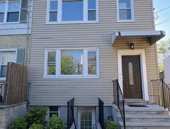 MLS#1009822 Middle Village 房源照片 1 / listing photo 1