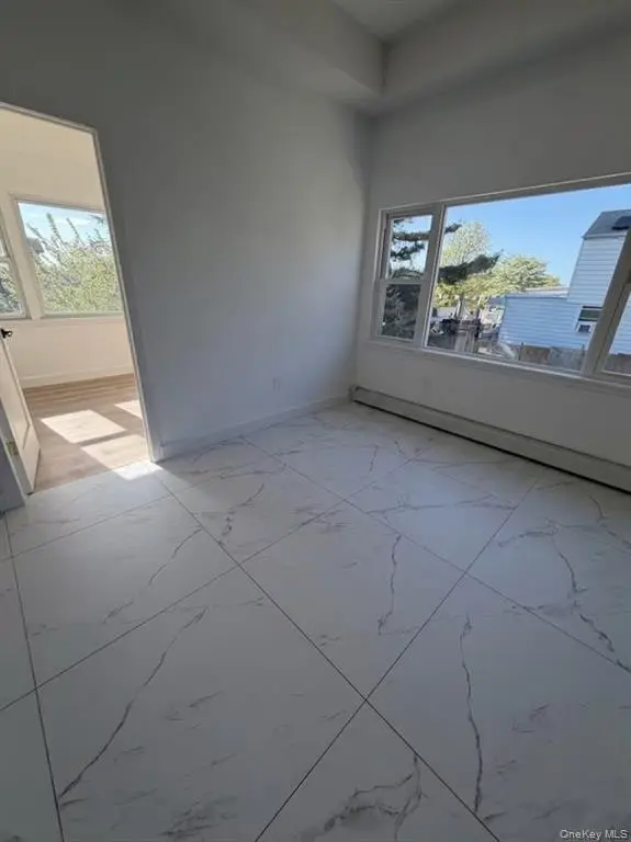MLS#1009822 Middle Village 房源照片 6 / listing photo 6