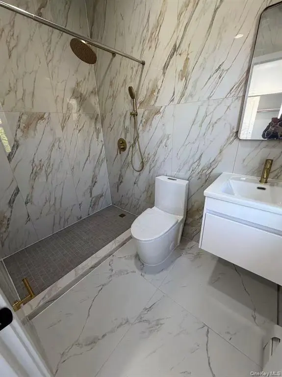 MLS#1009822 Middle Village 房源照片 8 / listing photo 8